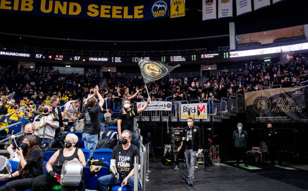 里夫斯在近 里夫斯在近