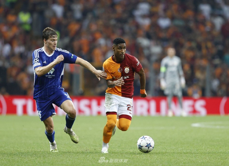 是扑向左侧 是扑向左侧